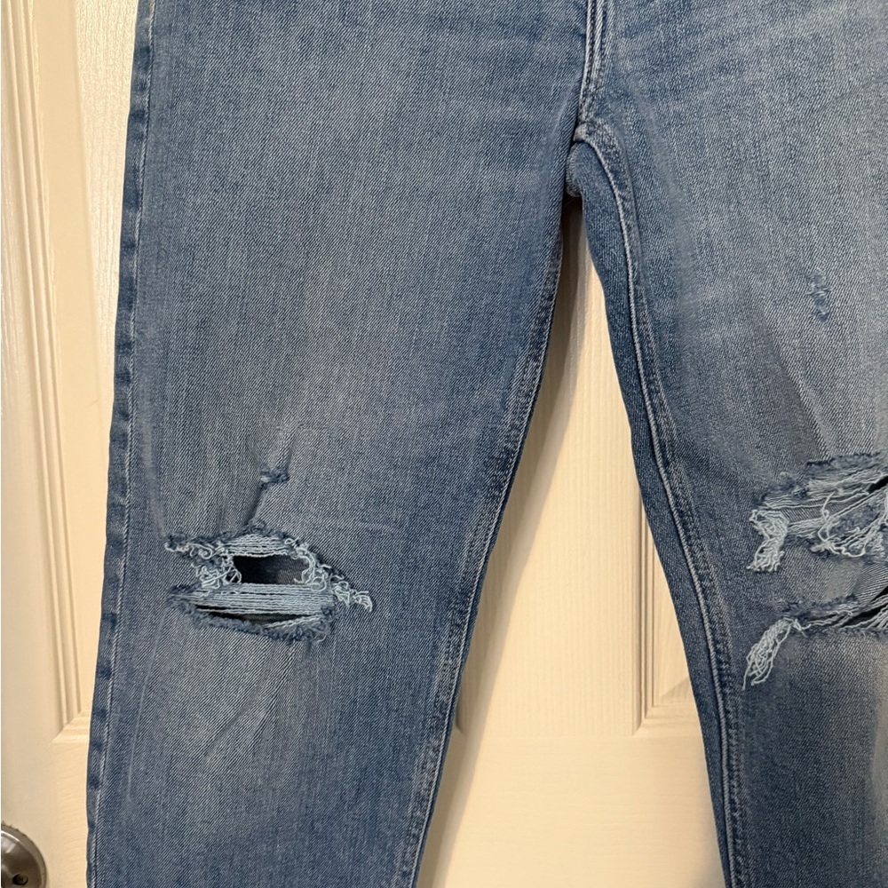 Old Navy Light Blue Distressed Straight Leg Jeans size 4